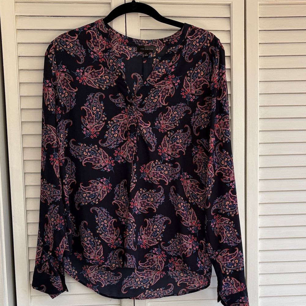 The Limited Navy and Pink Paisley Blouse size S